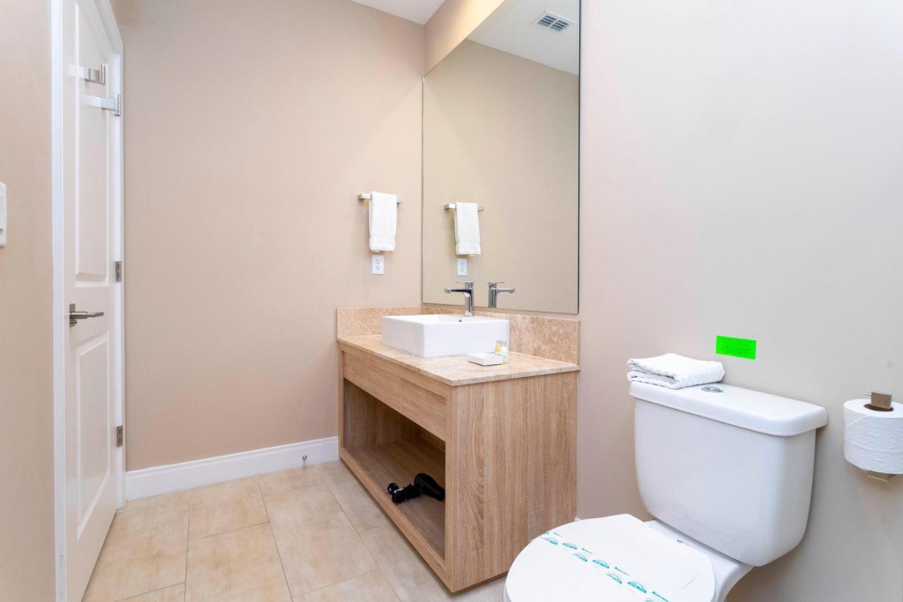 Gorgeous 4 Bd Close To Disney @ Magic Village 3092