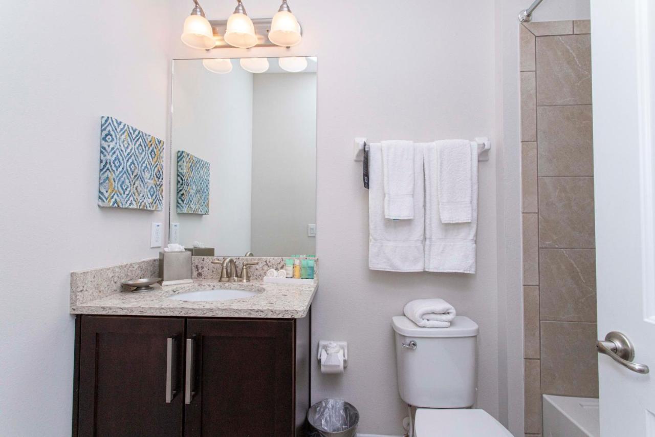 Luxurious 5bd Private Pool Jacuzzi & Game At Encore 7432 Holiday home
