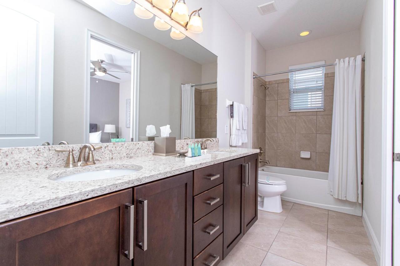 Luxurious 5bd Private Pool Jacuzzi & Game At Encore 7432 Holiday home