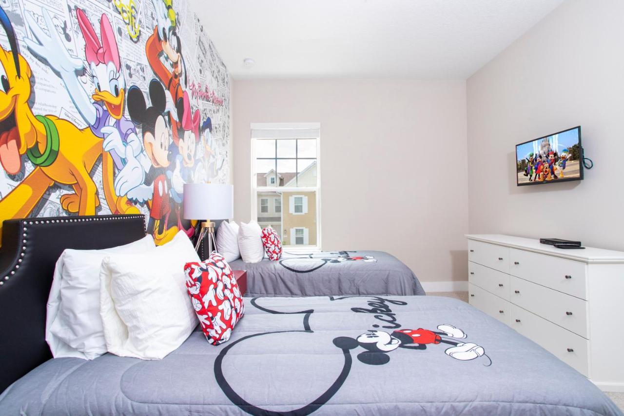 Gorgeous 4 Bedroom Family Friendly Close To 7573 Orlando
