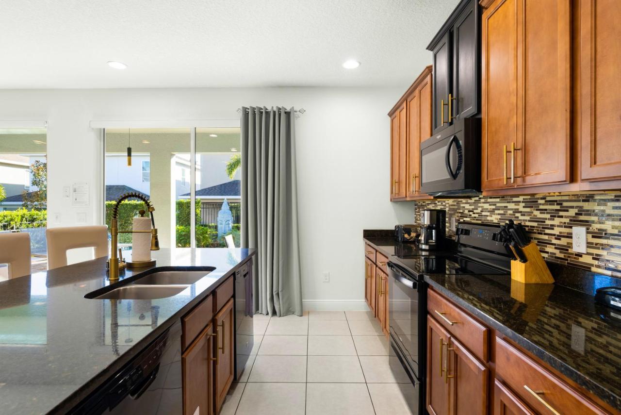 Holiday home Spacious By Rentyl With Water Park Access Near World 441n