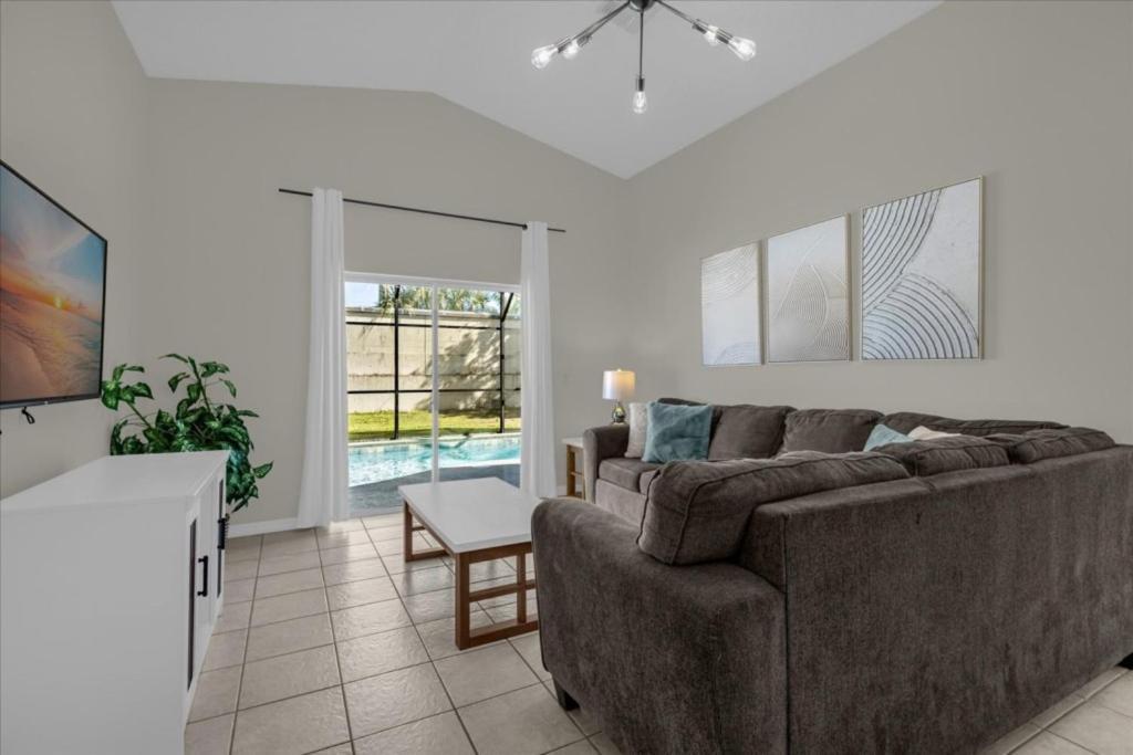 3 Bedrooms - 2 Bathrooms - Indian Creek 2559 Bc Orlando