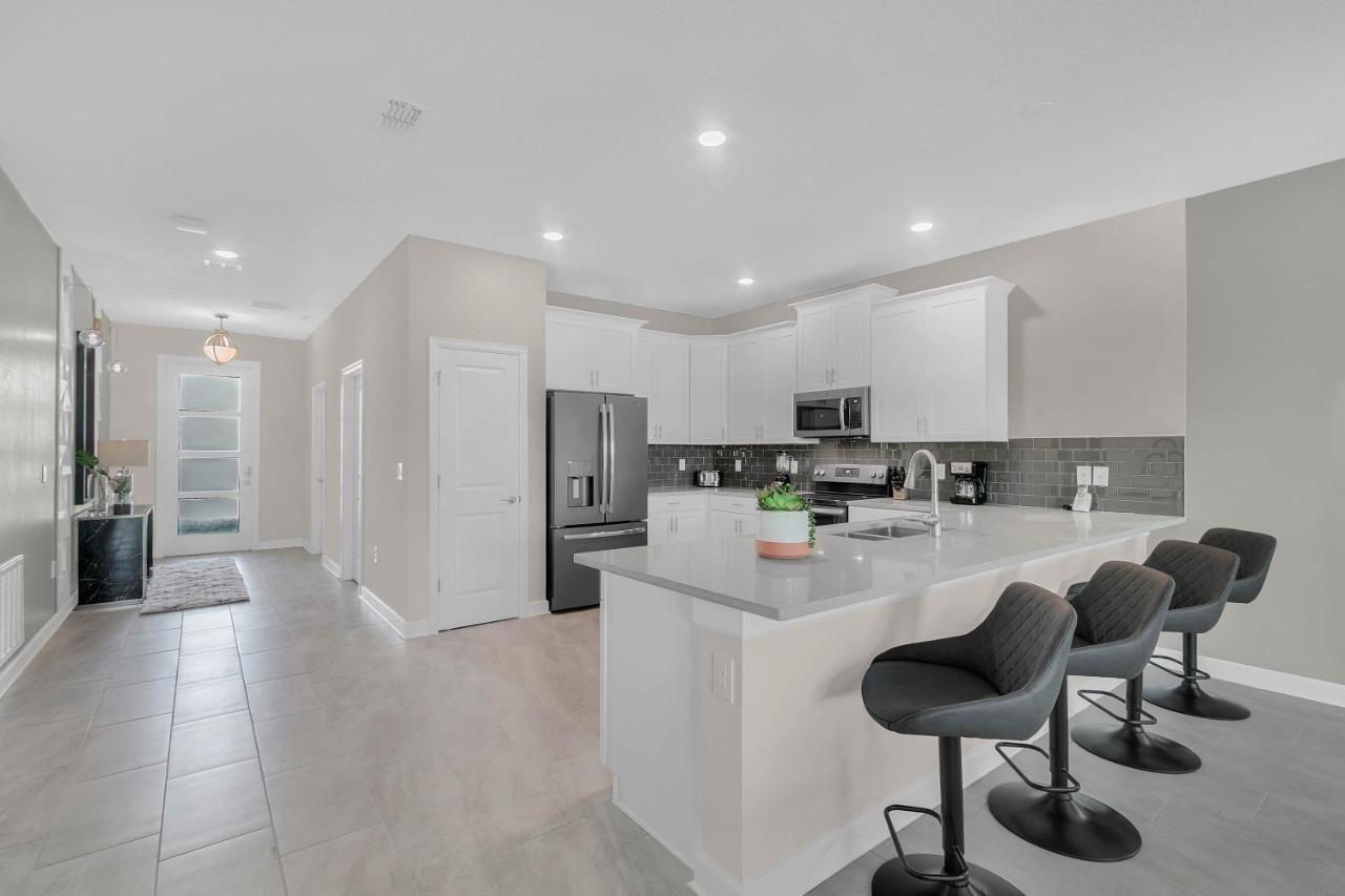 9 Bedrooms - 5 Bathrooms - Champions Gate 8824 Cb