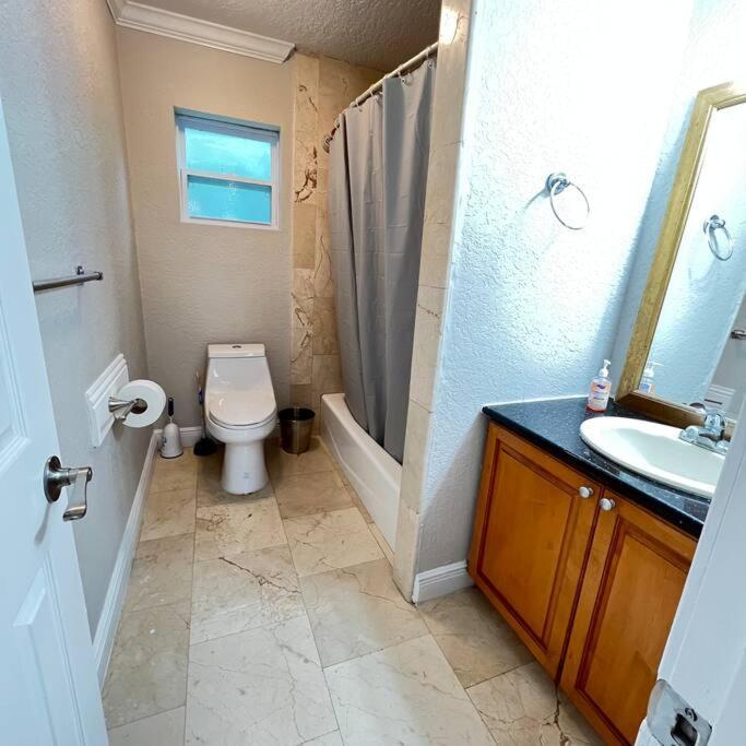 Holiday home Like House, 4 Bedrooms, 3 Bathrooms Orlando