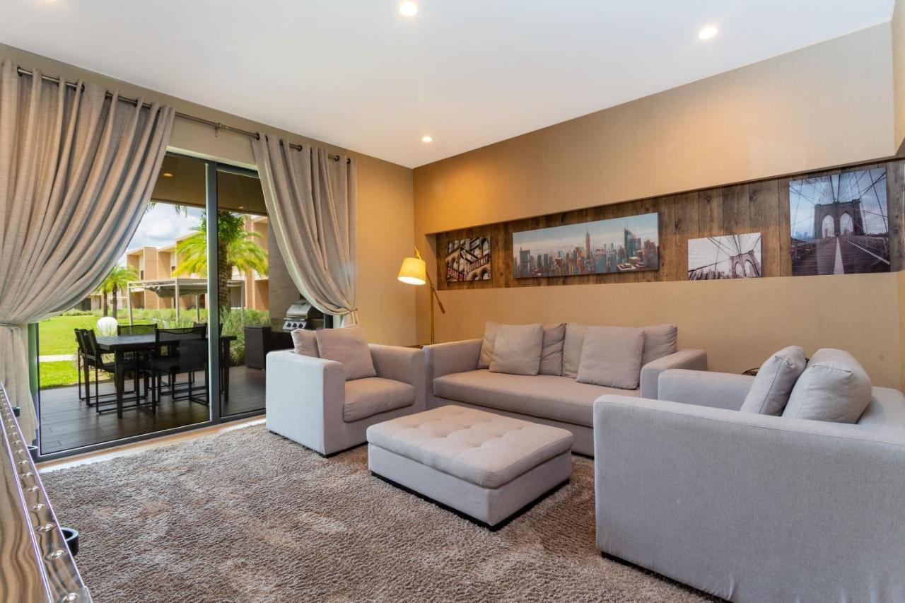 Gorgeous 3 Bd Close To @ Magic Village 7568 * Orlando