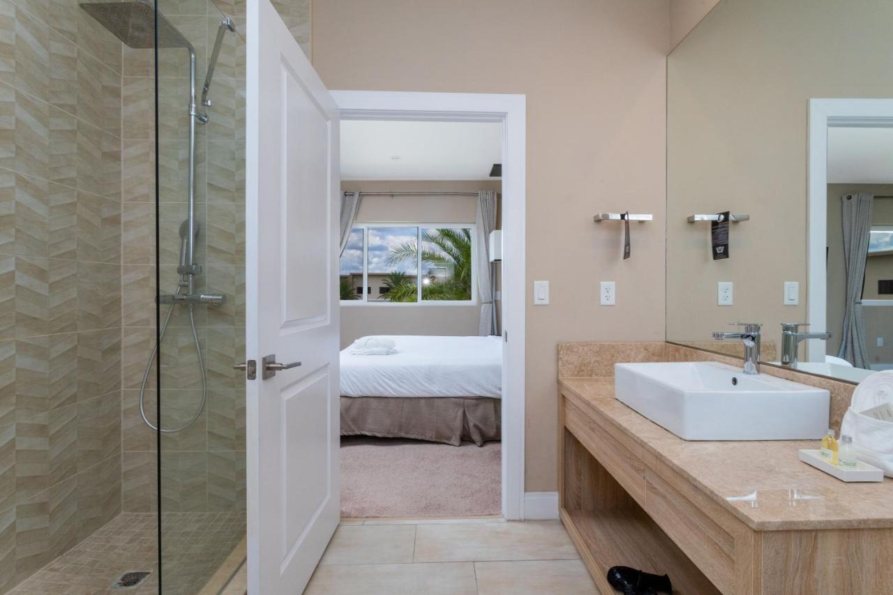 Gorgeous 3 Bd Close To @ Magic Village 7568 Holiday home