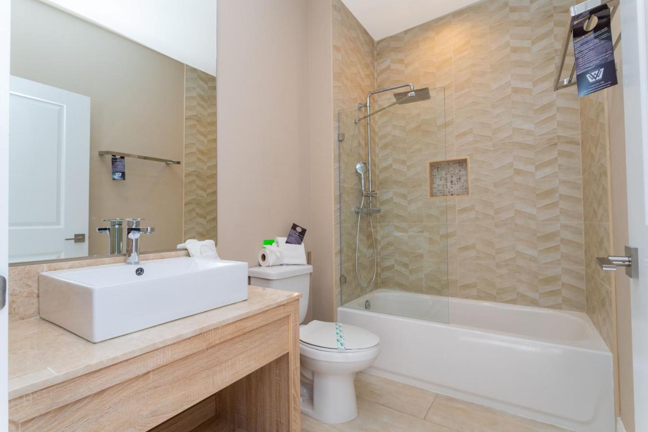 Gorgeous 3 Bd Close To @ Magic Village 7568