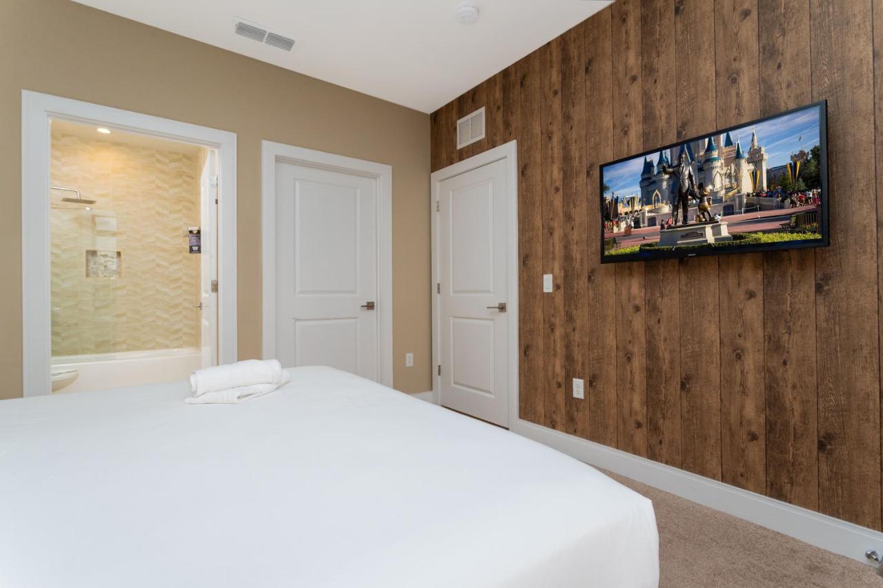 Gorgeous 3 Bd Close To @ Magic Village 7568 Orlando