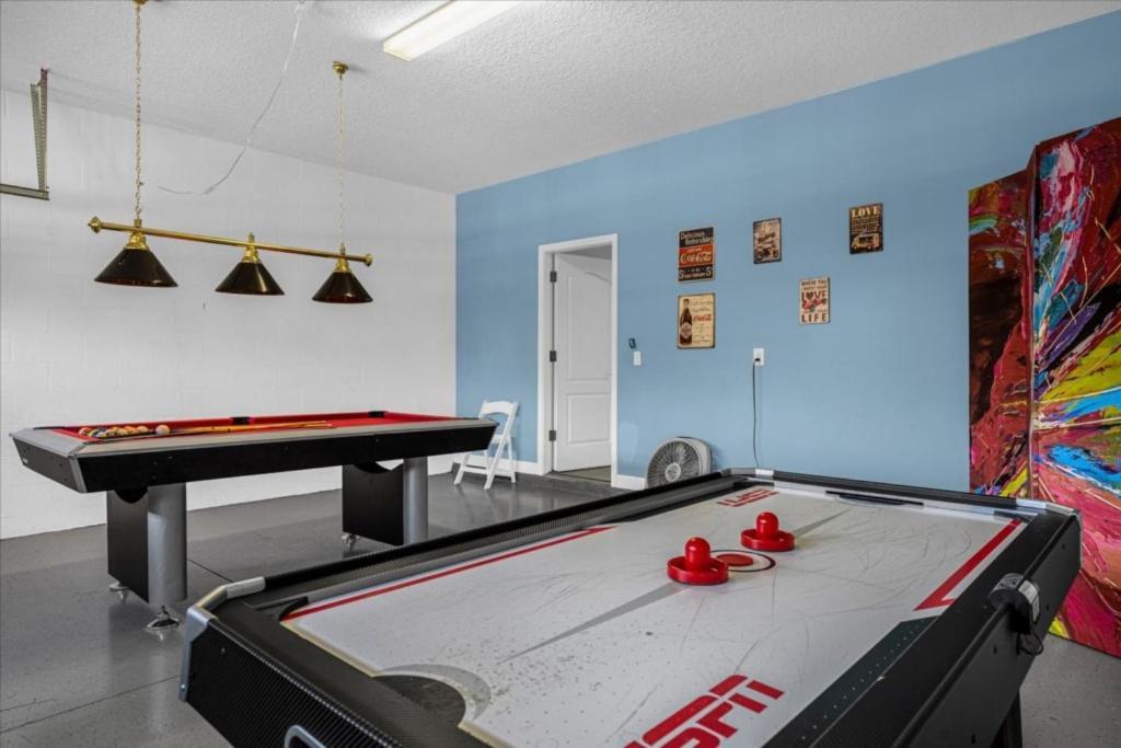 5 Bedrooms- 4,5 Bathrooms- Champions Gate1404 Mv *