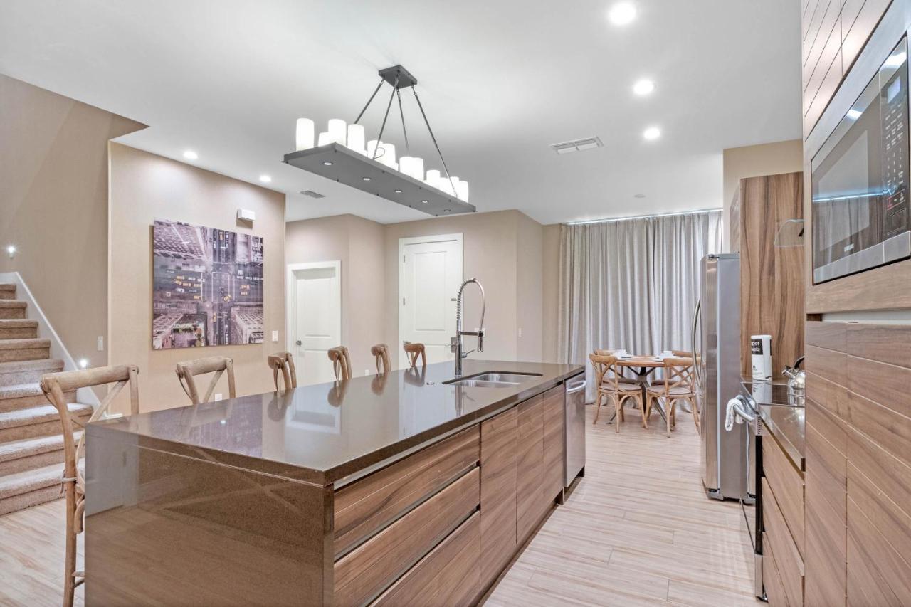 4 Bedrooms- 4,5 Bathrooms- Magic Village 7466 Bd Holiday home