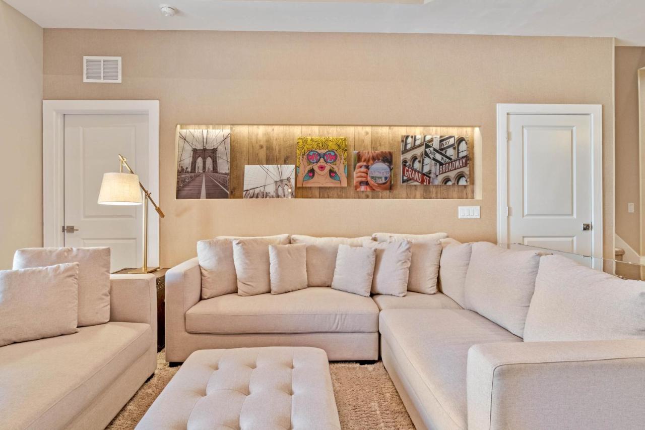 4 Bedrooms- 4,5 Bathrooms- Magic Village 7466 Bd *