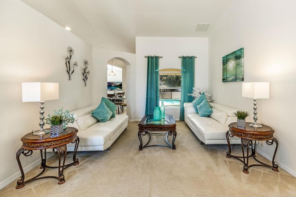 #196-fantastic 6 Bed With Own Private Pool And With No Rear Neighbors Villa Orlando