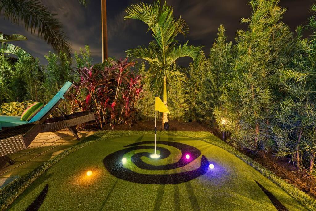 Villa November Deal! Tiki Tropical Oasis & Mini Golf