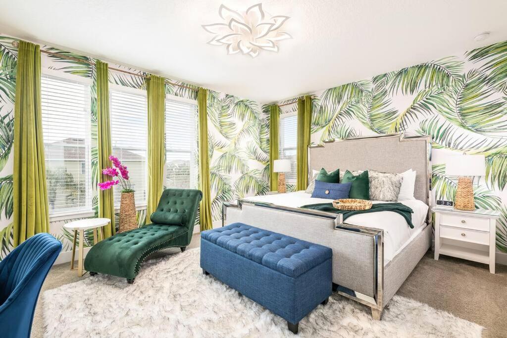 November Deal! Tiki Tropical Oasis & Mini Golf Villa
