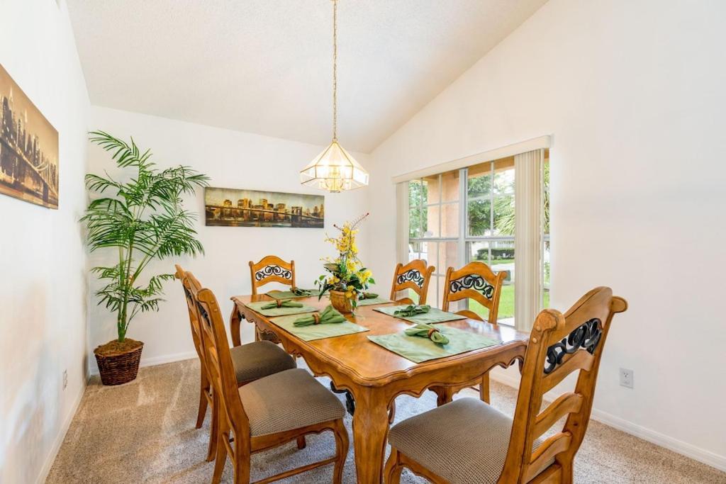 #253-modern 4 Bed With Own Private Pool Close To