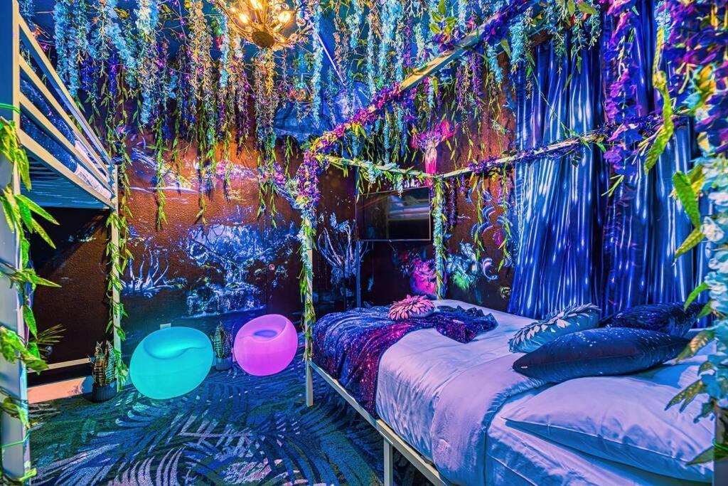 November Deal! Tiki Tropical Oasis & Mini Golf *
