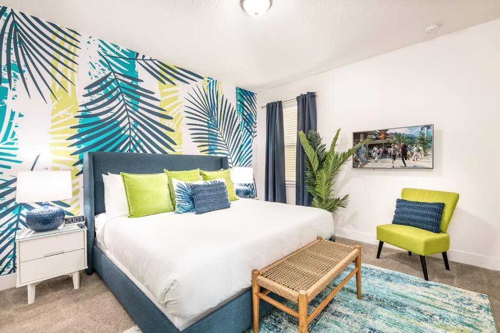 November Deal! Tiki Tropical Oasis & Mini Golf Villa