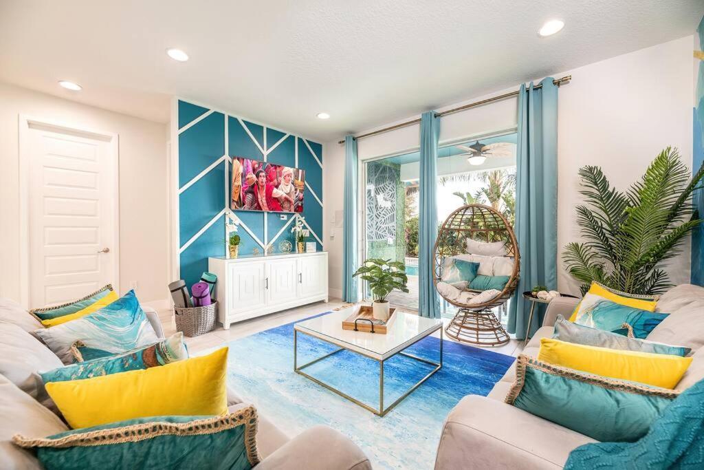 Villa November Deal! Tiki Tropical Oasis & Mini Golf Orlando