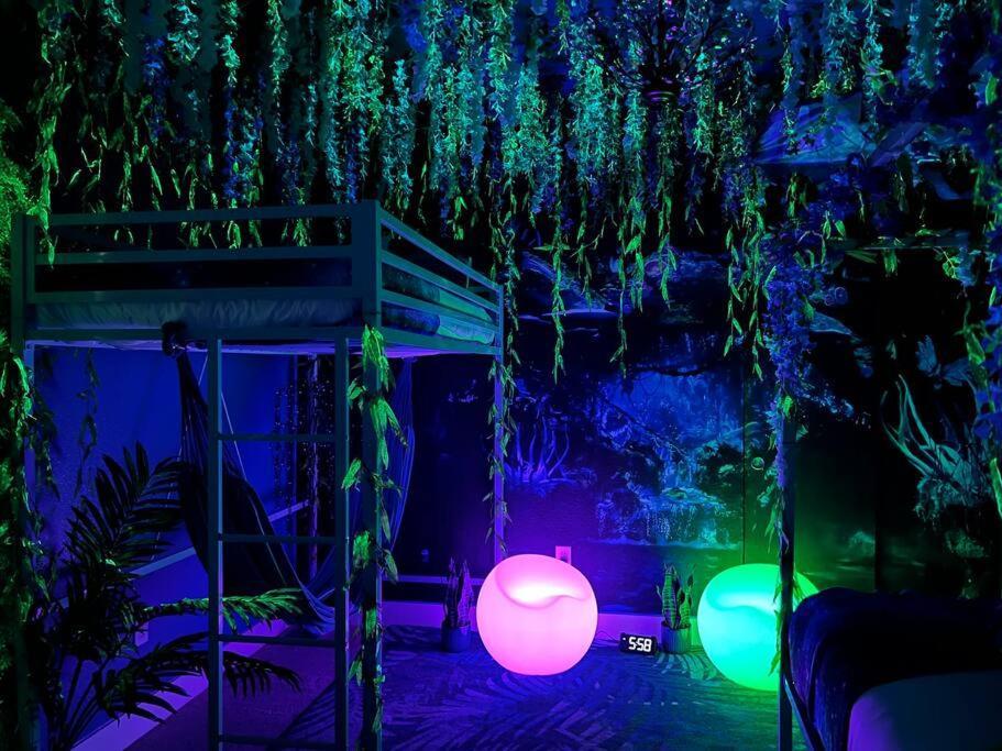 Villa November Deal! Tiki Tropical Oasis & Mini Golf *