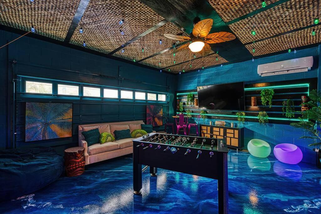 Villa November Deal! Tiki Tropical Oasis & Mini Golf