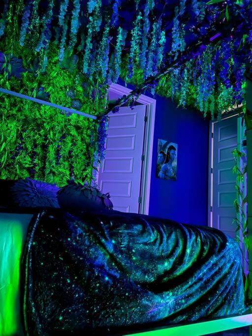 Villa November Deal! Tiki Tropical Oasis & Mini Golf *
