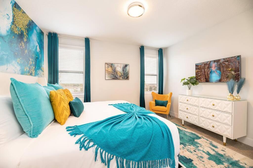 November Deal! Tiki Tropical Oasis & Mini Golf Villa
