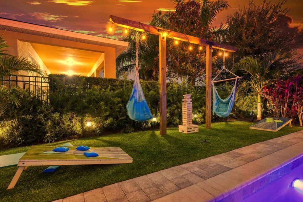 November Deal! Tiki Tropical Oasis & Mini Golf Villa *