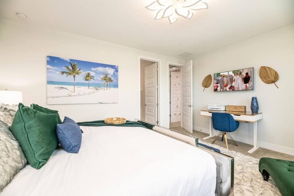 November Deal! Tiki Tropical Oasis & Mini Golf Villa Orlando