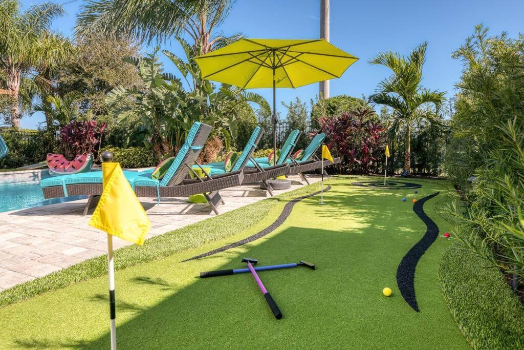 Villa November Deal! Tiki Tropical Oasis & Mini Golf Orlando