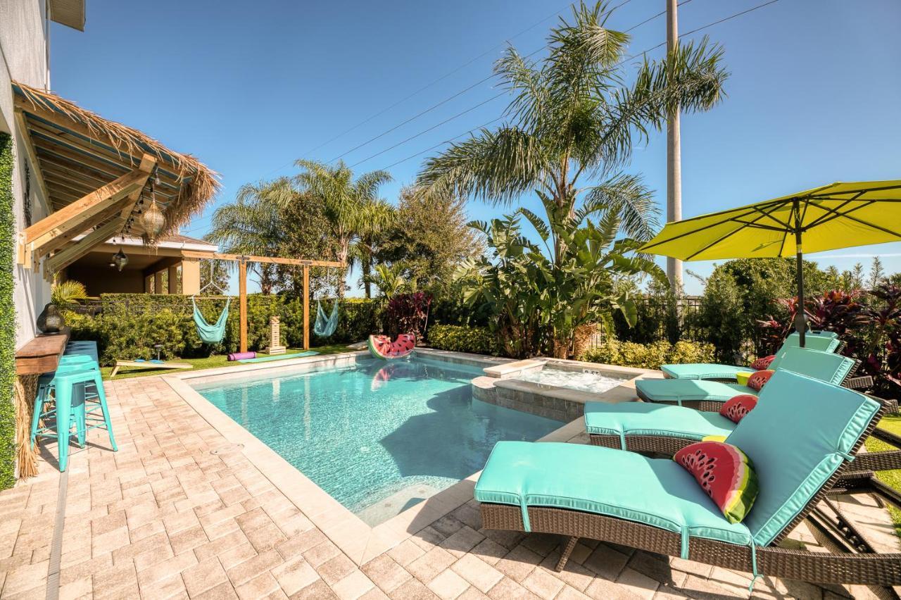 Villa November Deal! Tiki Tropical Oasis & Mini Golf