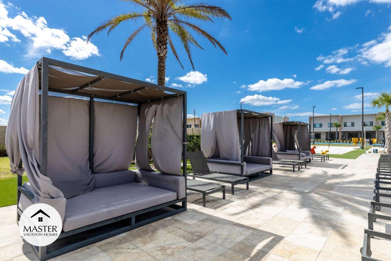 4 Bedrooms- 4,5 Bathrooms- Magic Village 7466 Bd *