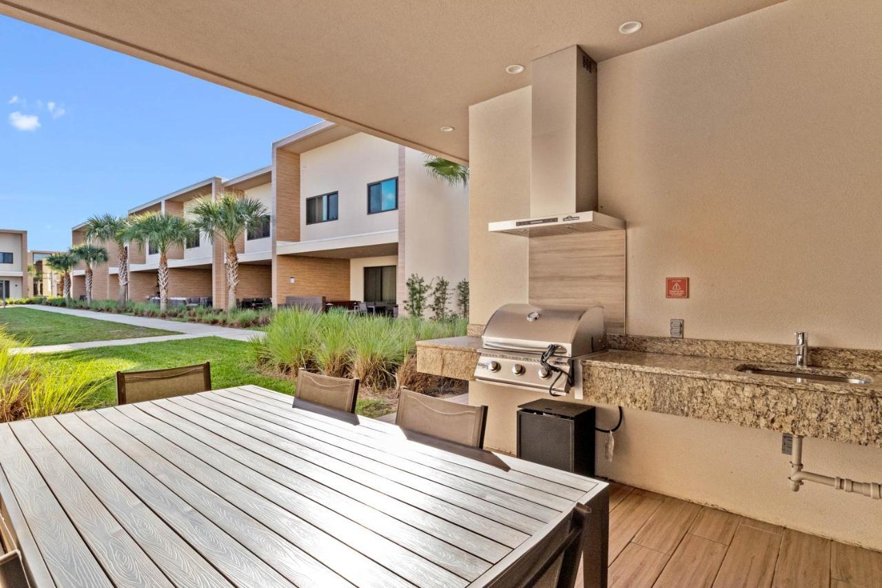 4 Bedrooms- 4,5 Bathrooms- Magic Village 7466 Bd *