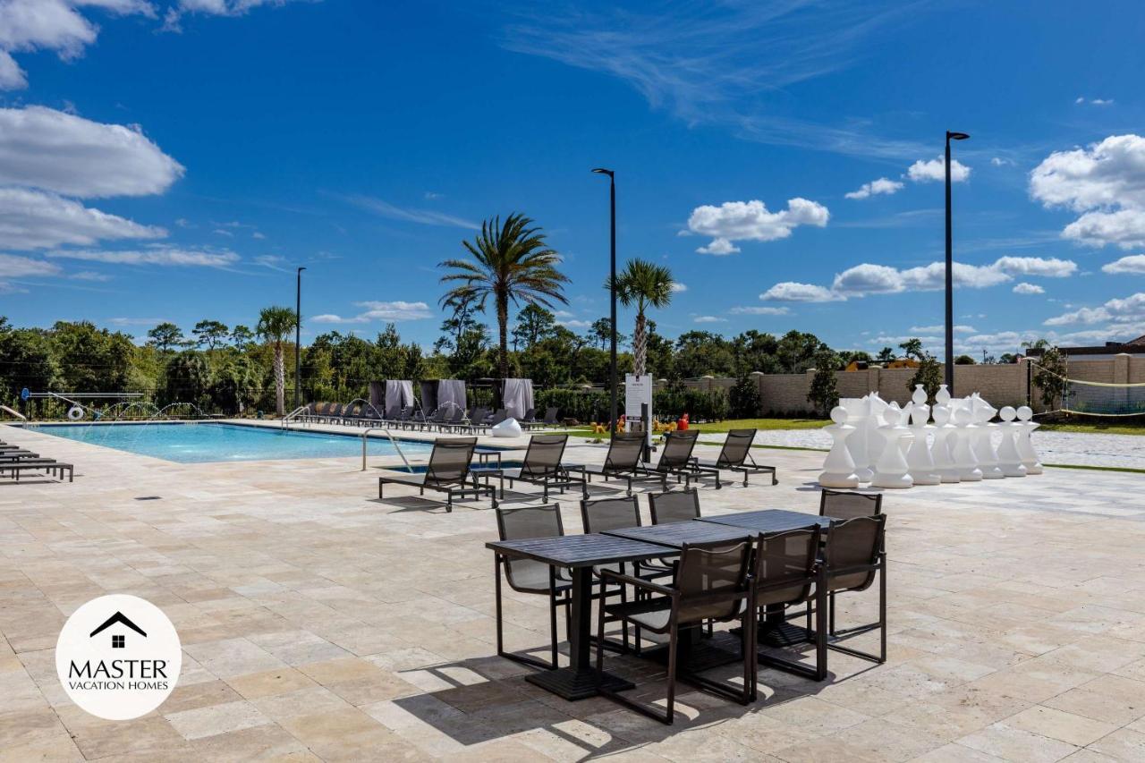 4 Bedrooms- 4,5 Bathrooms- Magic Village 7466 Bd *