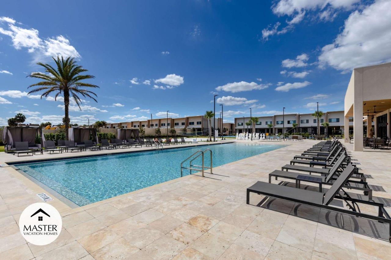 4 Bedrooms- 4,5 Bathrooms- Magic Village 7466 Bd *