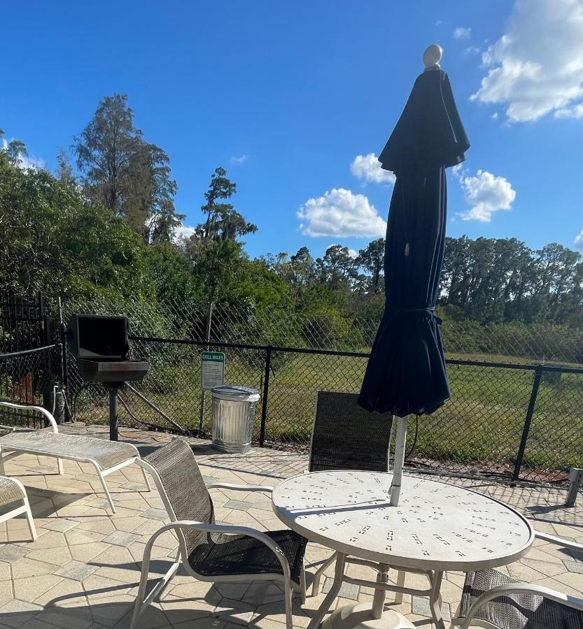 Blue Heron Retreat: Proximity & Dining Convenience Apartment