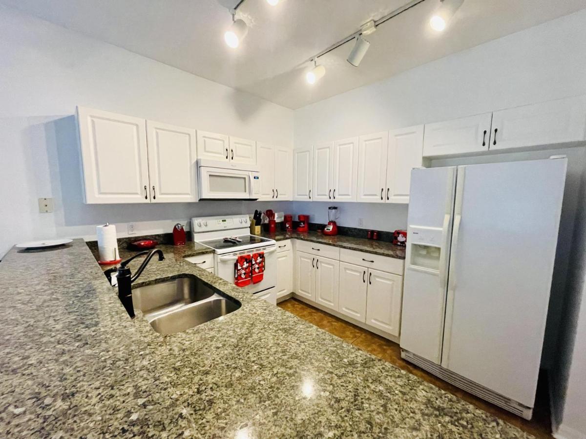 Apartment Huge Screened Patio That Overlooks Buck, Near Famous Attractions!! *
