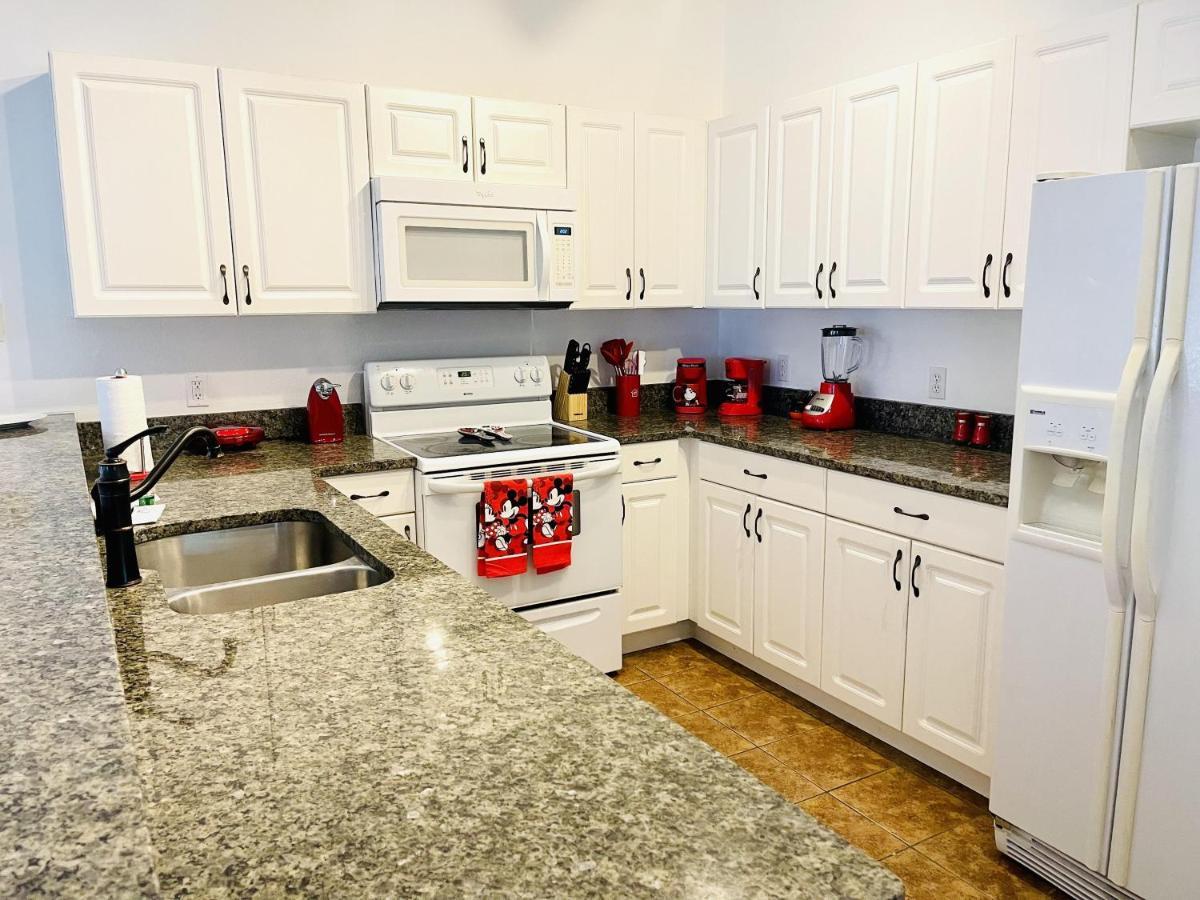 Huge Screened Patio That Overlooks Buck, Near Famous Attractions!! Orlando