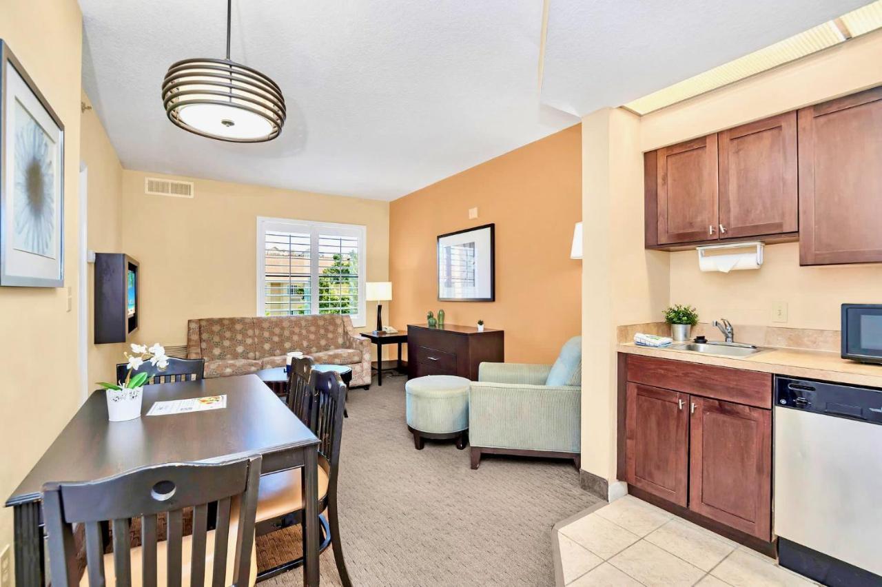 Cozy 1br Apt With 2 Queens W Pool & Hot Tub