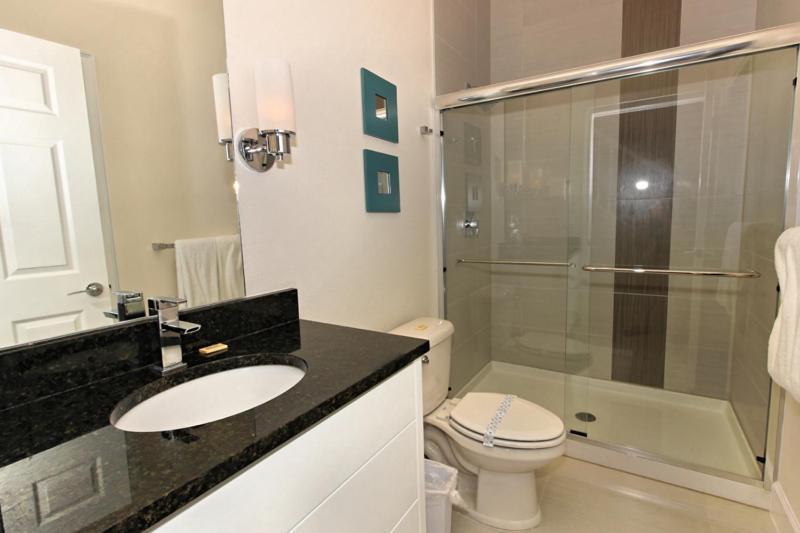Holiday home Serenity 3 Bed 3 Bath Townhome With Pool, Private Balcony, Clubhouse, Communal Pool, Conservation View, 15 Mins By Homes Llc 1507t *