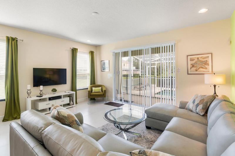 Serenity 3 Bed 3 Bath Townhome With Pool, Private Balcony, Clubhouse, Communal Pool, Conservation View, 15 Mins By Homes Llc 1507t *