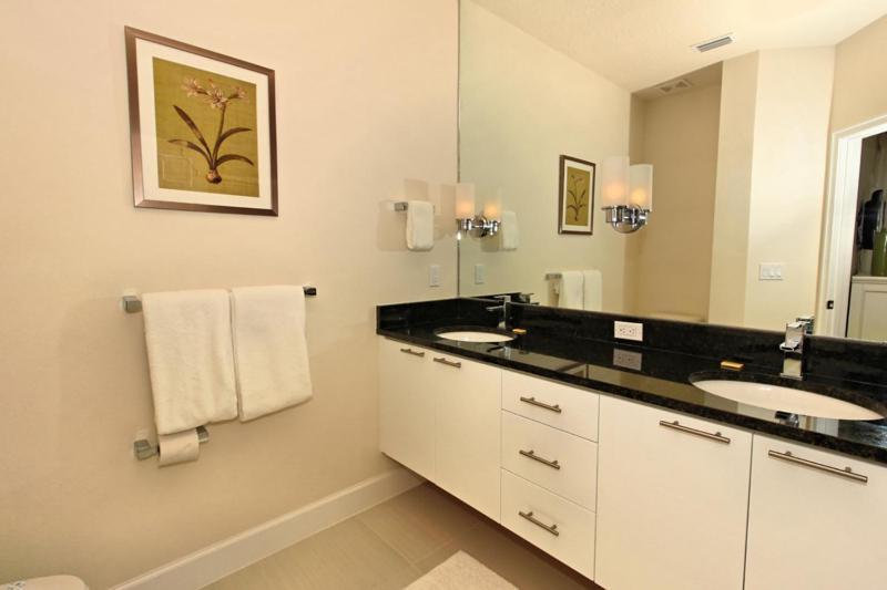 Holiday home Serenity 3 Bed 3 Bath Townhome With Pool, Private Balcony, Clubhouse, Communal Pool, Conservation View, 15 Mins By Homes Llc 1507t *