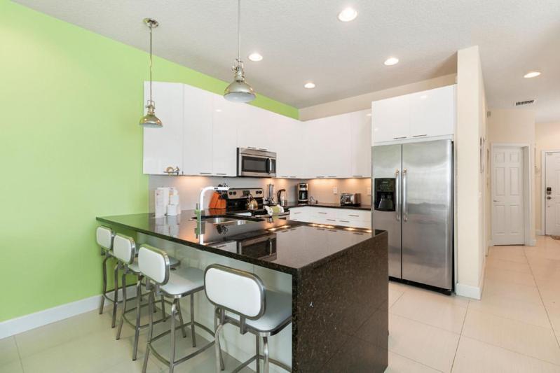 Serenity 3 Bed 3 Bath Townhome With Pool, Private Balcony, Clubhouse, Communal Pool, Conservation View, 15 Mins By Homes Llc 1507t * Orlando