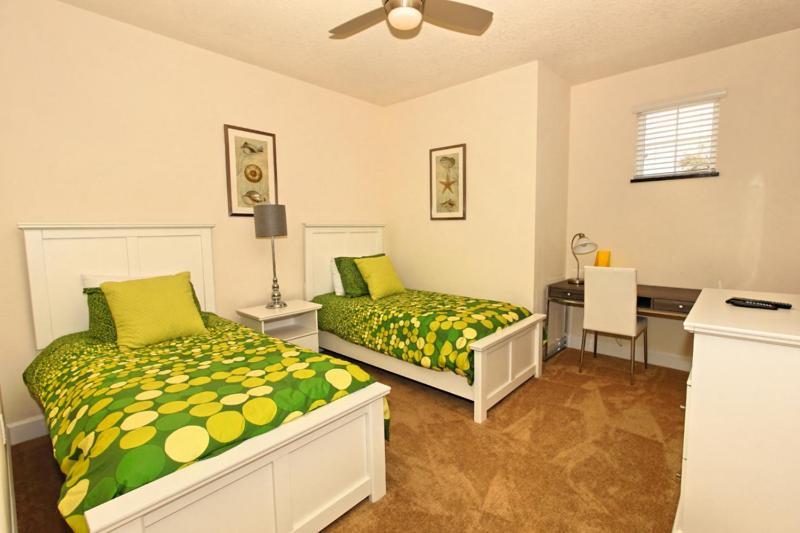 Serenity 3 Bed 3 Bath Townhome With Pool, Private Balcony, Clubhouse, Communal Pool, Conservation View, 15 Mins By Homes Llc 1507t