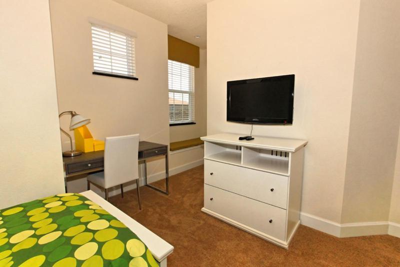 Serenity 3 Bed 3 Bath Townhome With Pool, Private Balcony, Clubhouse, Communal Pool, Conservation View, 15 Mins By Homes Llc 1507t Orlando