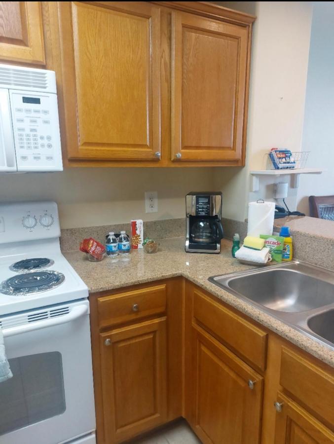 Blue Heron Retreat: Proximity & Dining Convenience Apartment