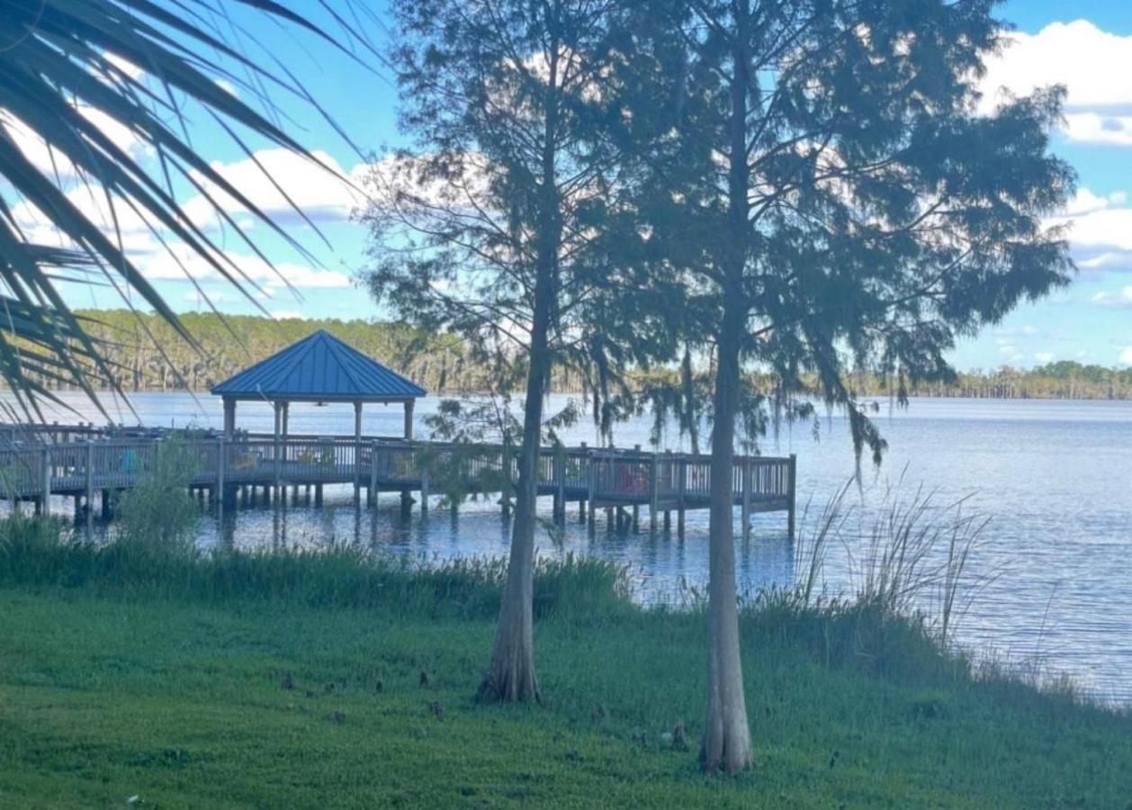 Blue Heron Retreat: Proximity & Dining Convenience Apartment *