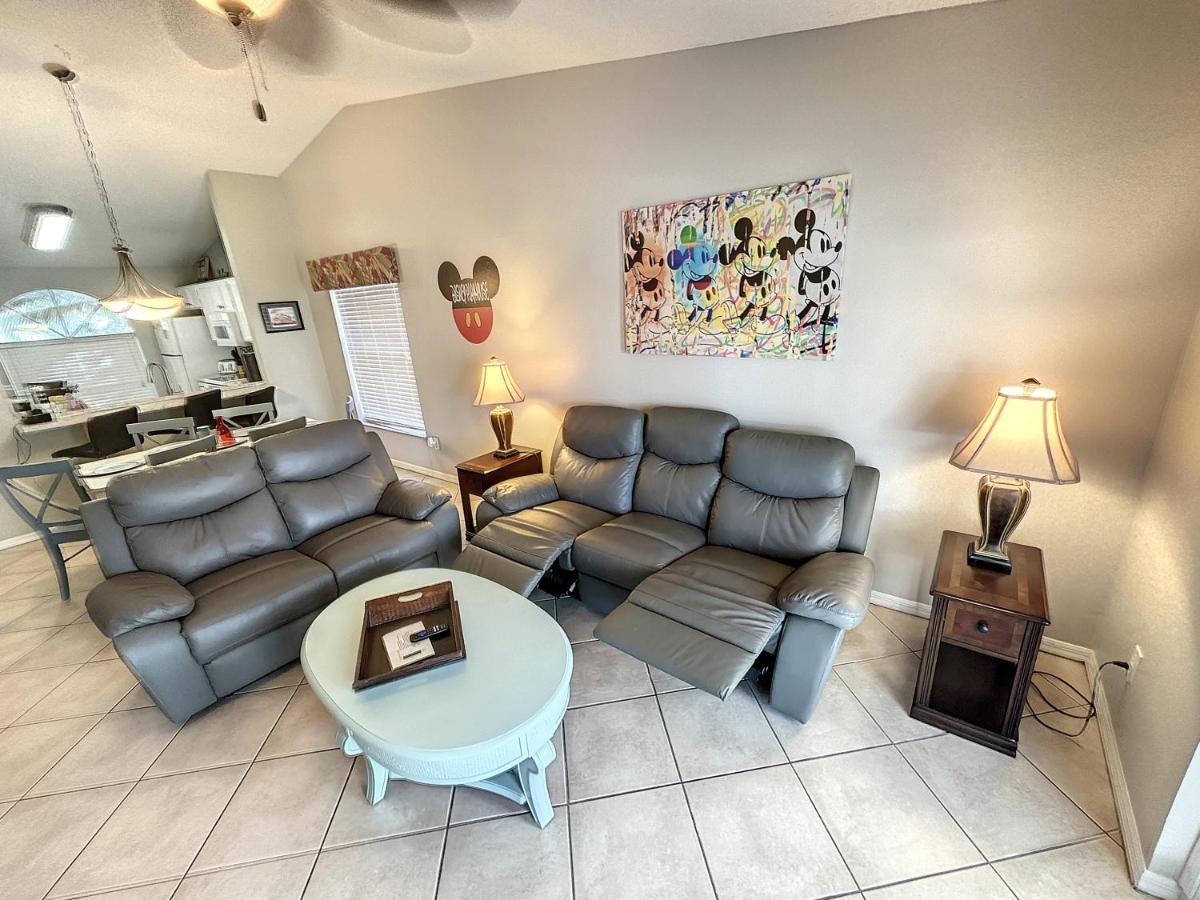 Upgraded Game , Pool Spa, Universal , Close By *