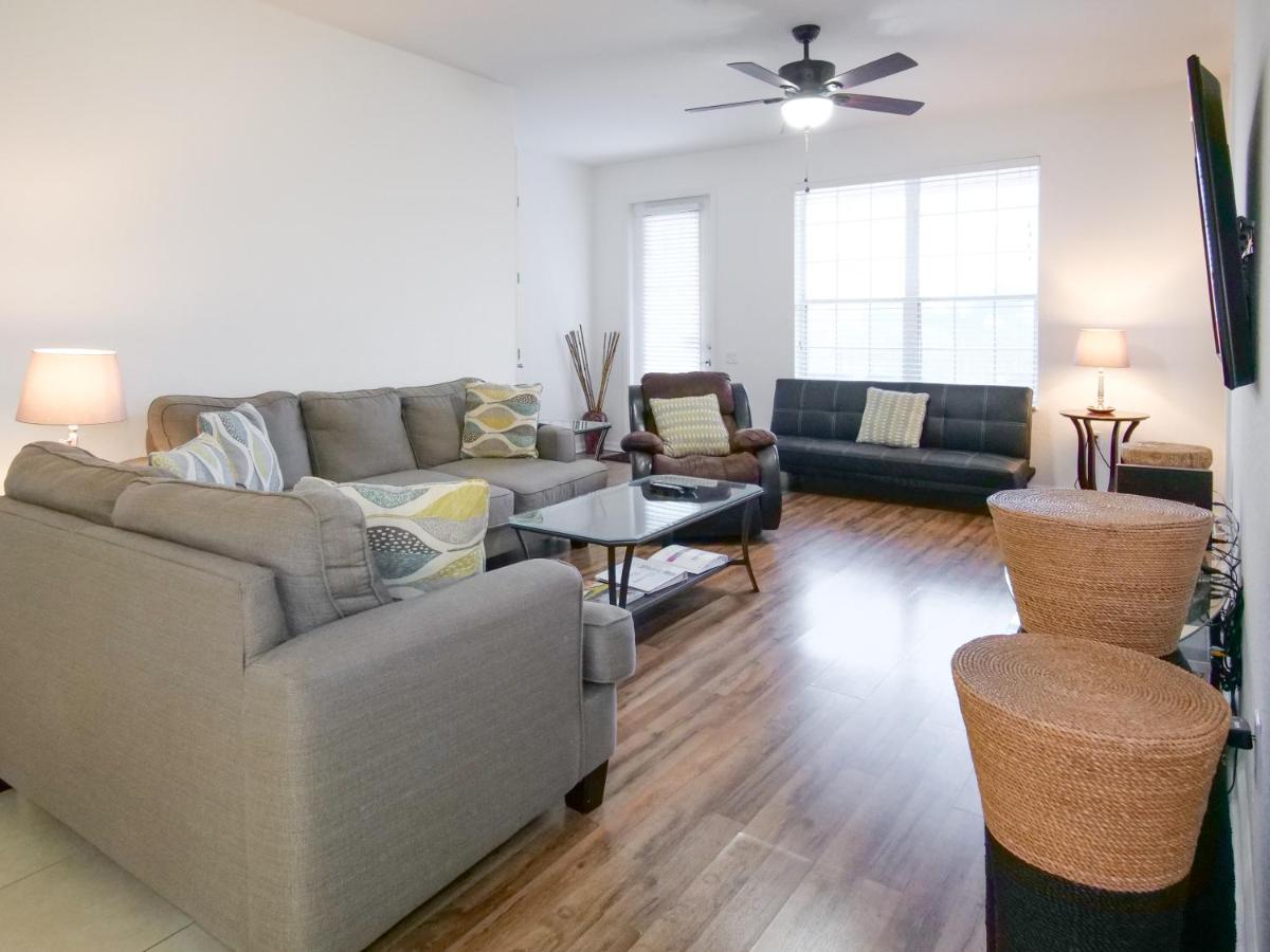 Holiday home 4br 2bath Balcony 5min Conv Center 2020ft Orlando