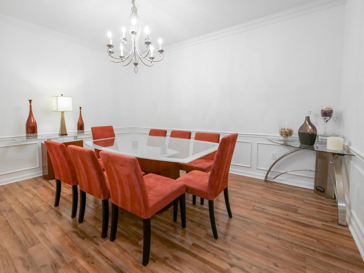 4br 2bath Balcony 5min Conv Center 2020ft Holiday home