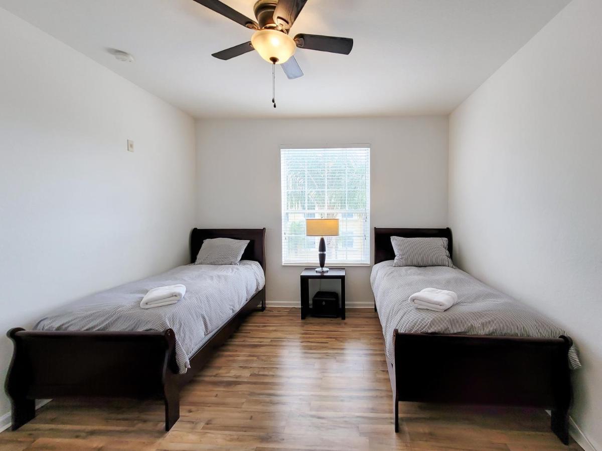 4br 2bath Balcony 5min Conv Center 2020ft *